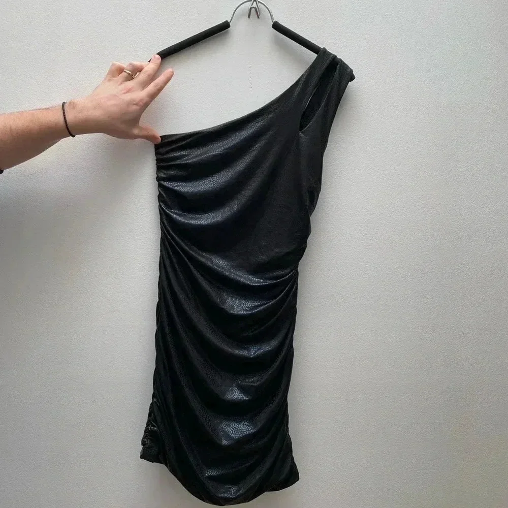 BEBE - Black Textured Cut Out Back Ruching One Shoulder Dress - Picture 4 of 8